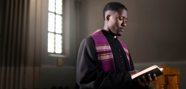 How-are-Clergy-of-Color-Faring-in-White-Protestant-Denominations Black pastor